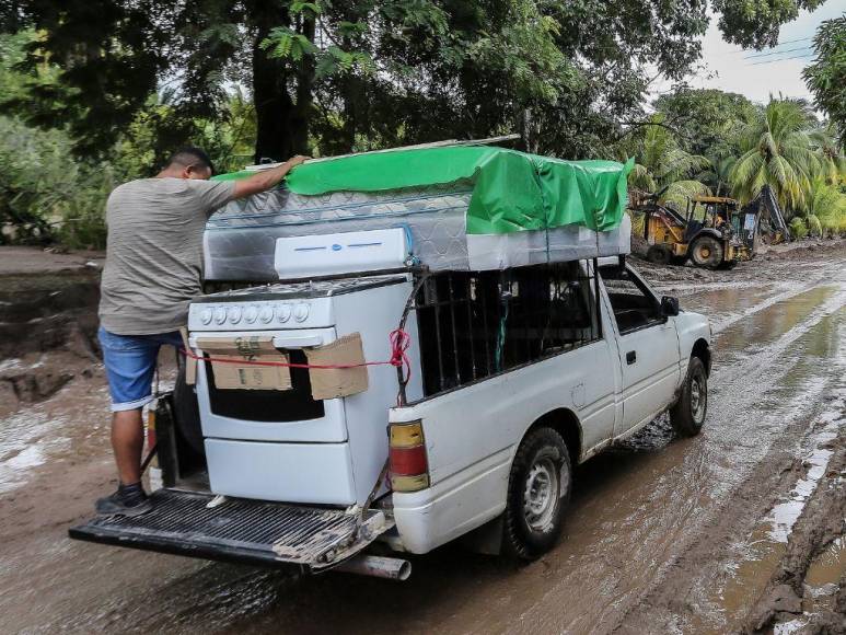 Comienzan evacuaciones en zonas de riesgo de Honduras ante tormenta Julia