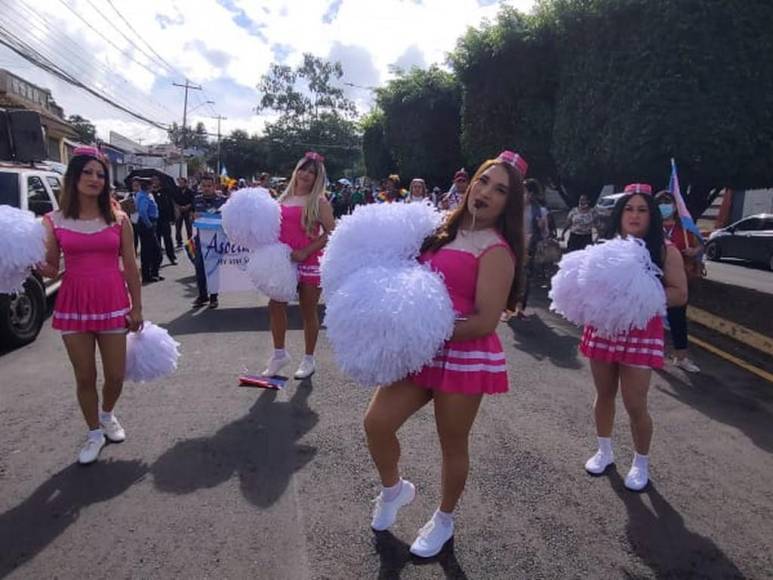 Junto a la Resistencia, así fue la marcha de la comunidad LGTBI+