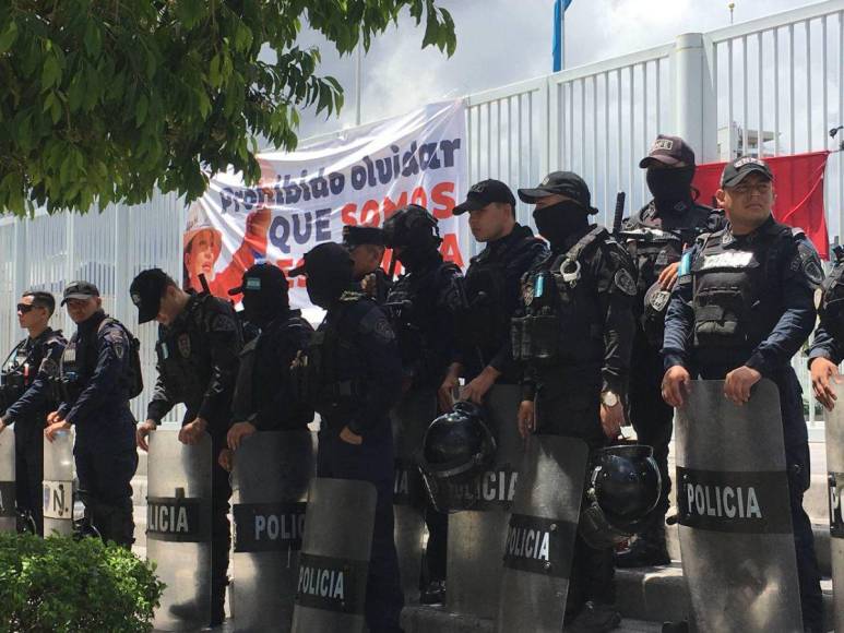 Policía llega al CCG ante tomas de colectivos de Libre; no los desalojarán