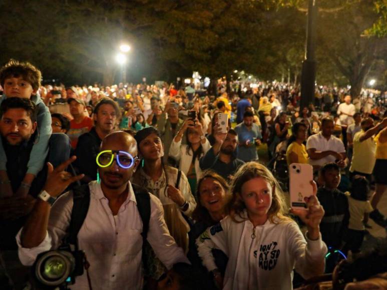 Con espectáculos de fuegos artificiales, así celebran Año Nuevo 2023 en el mundo