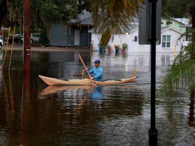 Idalia llega a Florida con tormentas catastróficas y vientos dañinos