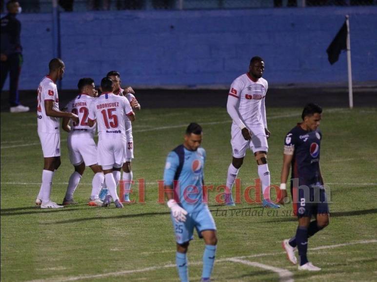 Zafarrancho, polémica y un emotivo saludo: Las imágenes que dejó el Motagua-Olimpia