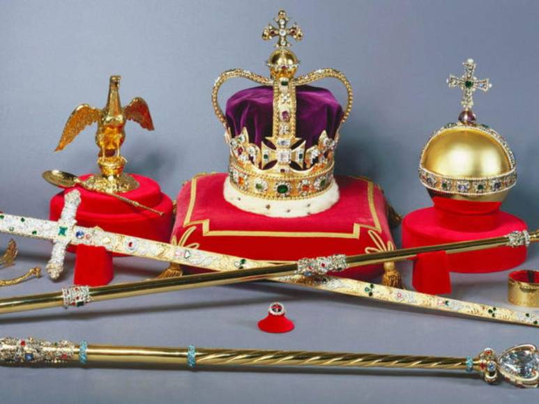 Las joyas y reliquias que ligan la coronación de Carlos III a la historia de la monarquía