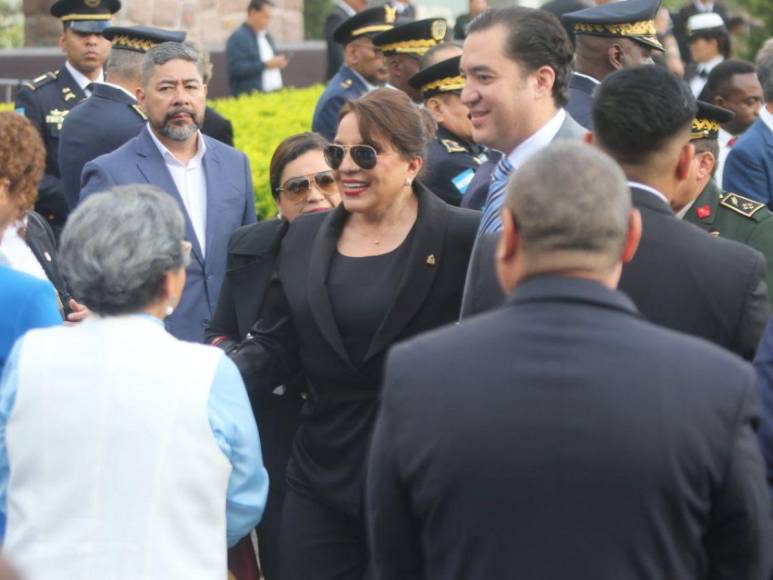 Así fue la ceremonia de izamiento de la Bandera Nacional que inauguró las fiestas patrias