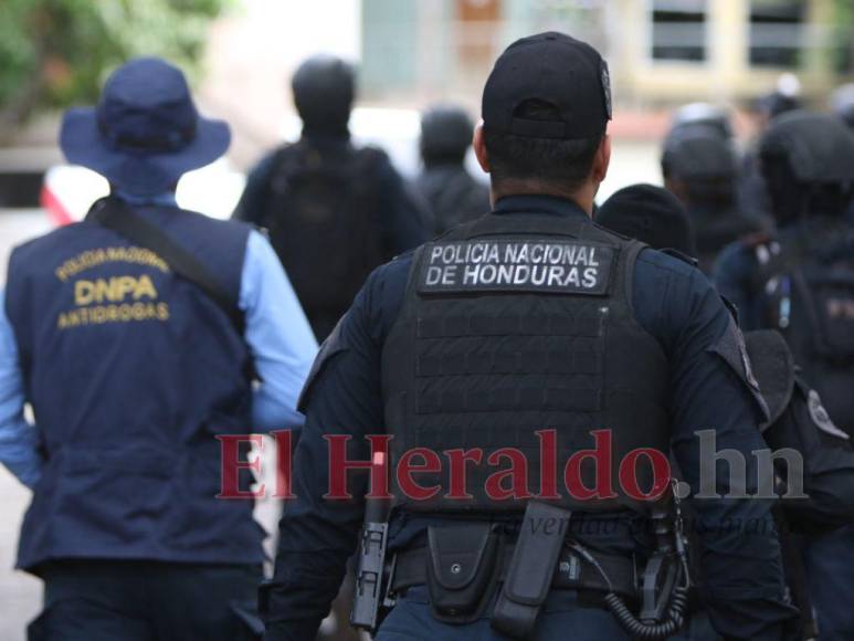 Bajo fuerte resguardo policial y en caravana: Así fue el traslado de Michael Derringer Powery a la CSJ