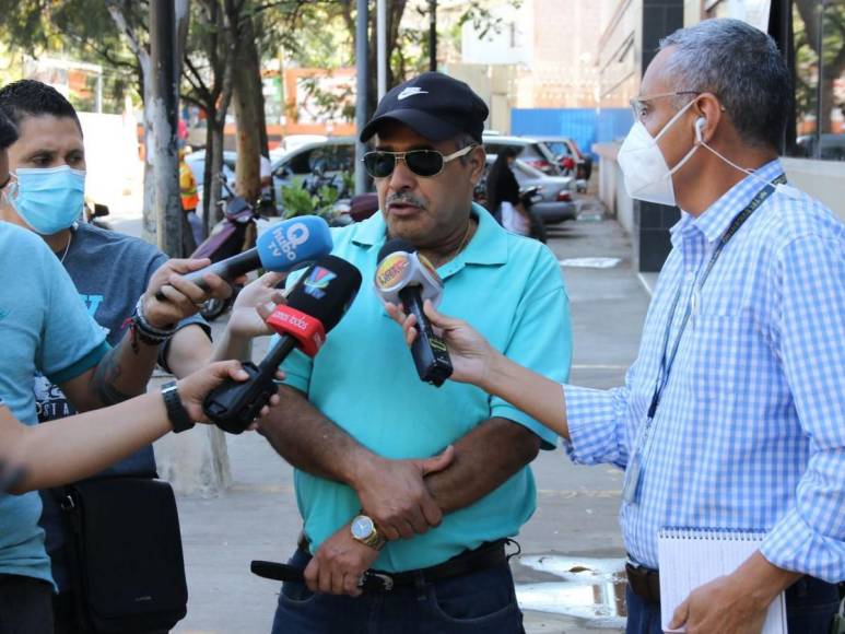 Desgarradoras fotos: familiares retiran cuerpos de jóvenes muertas en accidente en el anillo periférico