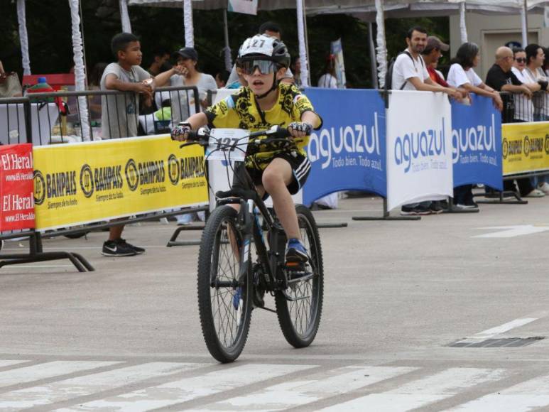 Grandes campeones: Niños de 7 a 8 años de la Vuelta Infantil 2023