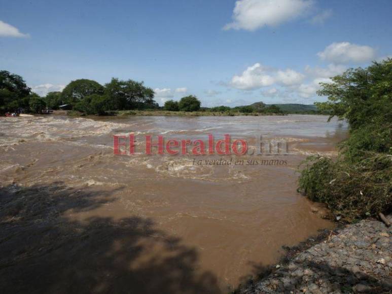 No midió edades ni consecuencias: Julia dejó bajo y entre lodo a El Cubulero, Valle