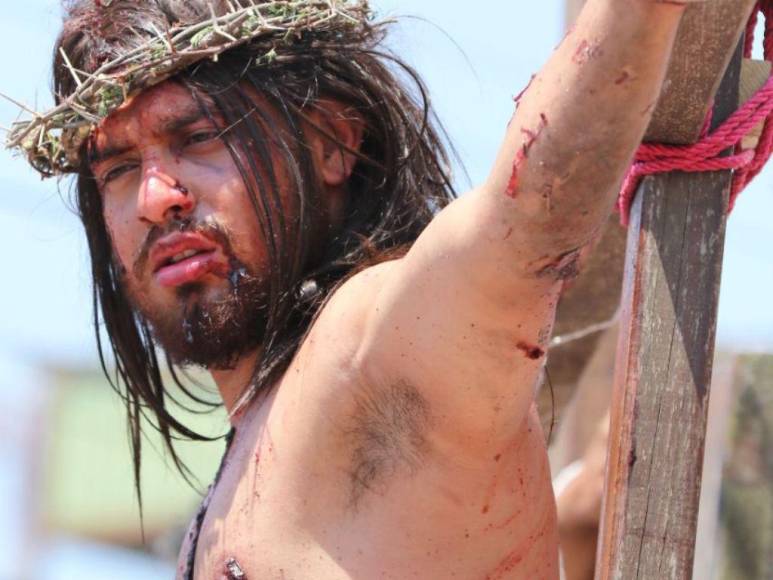 Las 25 imágenes más espectaculares de los Vía Crucis en Tegucigalpa