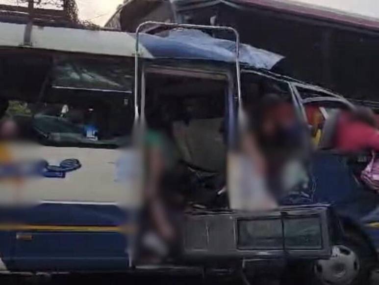 Al menos 16 muertos deja choque entre buses en San Juan de Opoa, Copán