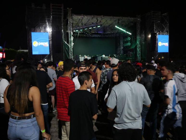 Así es el ambiente del concierto de Bizarrap y Duki en la capital