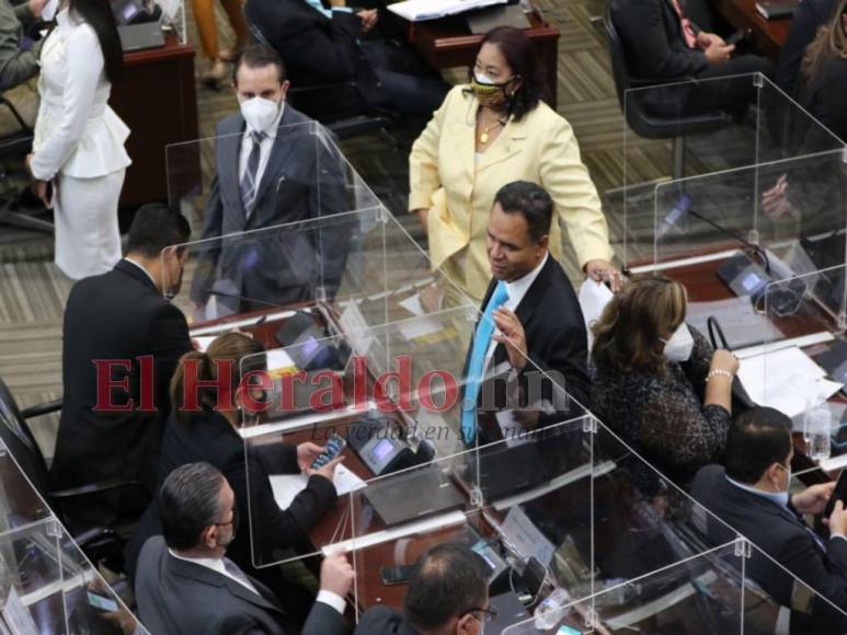 Con lluvia de proyectos y decretos diputados se suman a sesión del CN