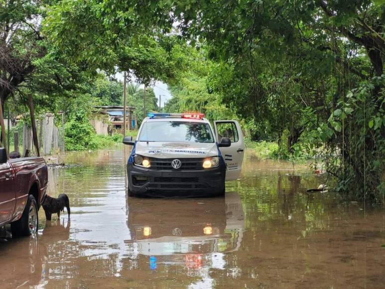 Fuertes inundaciones en la zona norte de Honduras por frente frío