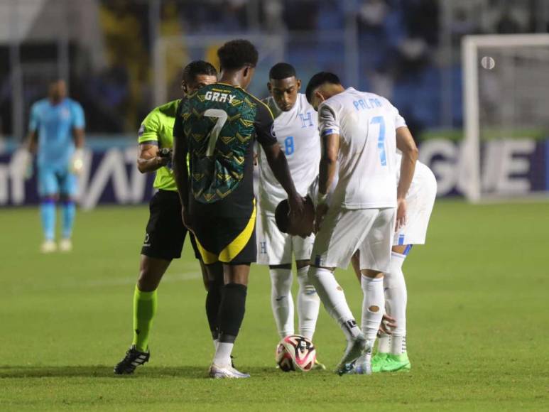 No se vio: Rostros triste tras derrota de Honduras y zafarrancho en el Nacional