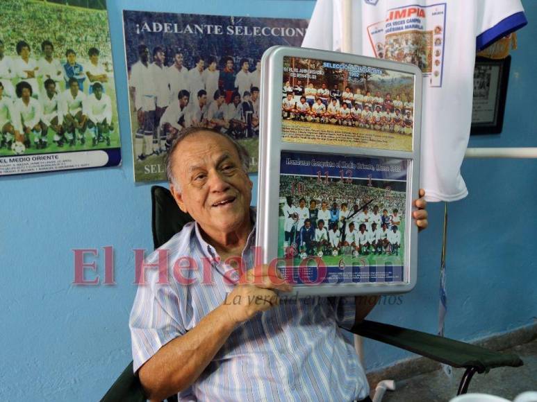 Un año sin “El Maestro”: El legado y obra de Chelato Uclés en el fútbol hondureño