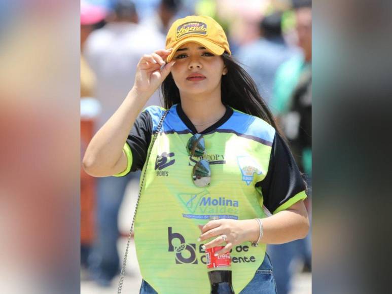 Las aficionadas más guapas de Olimpia y Olancho FC que cautivaron en la final