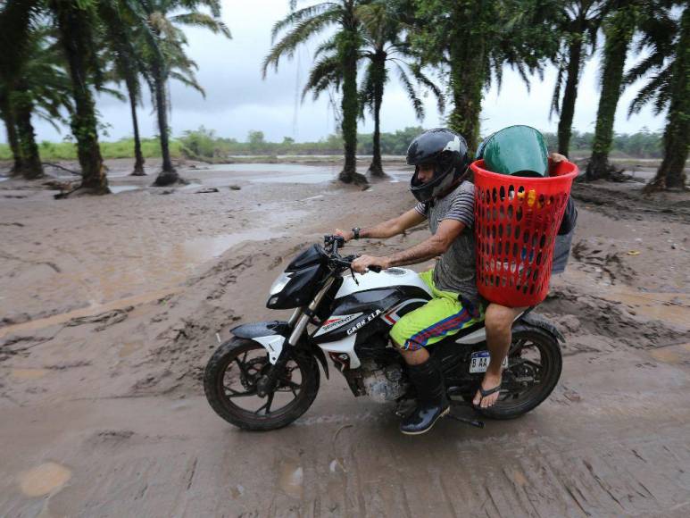 Inundaciones, desplazamientos y preparativos: Los primeros efectos del huracán Julia en Honduras