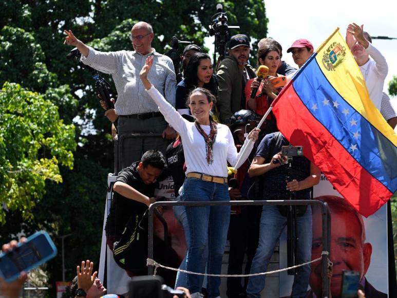 María Corina Machado sale de la clandestinidad y lidera manifestaciones contra Maduro