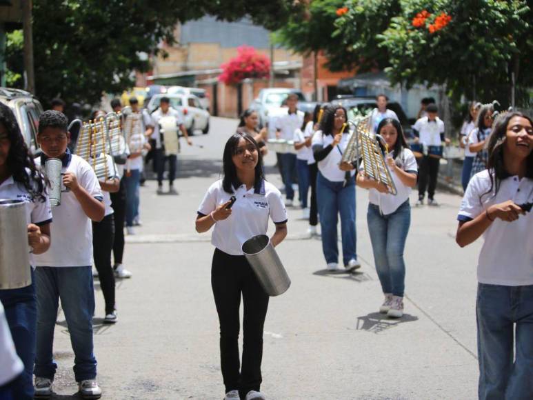 Así se prepara la banda de guerra del Instituto Beraca