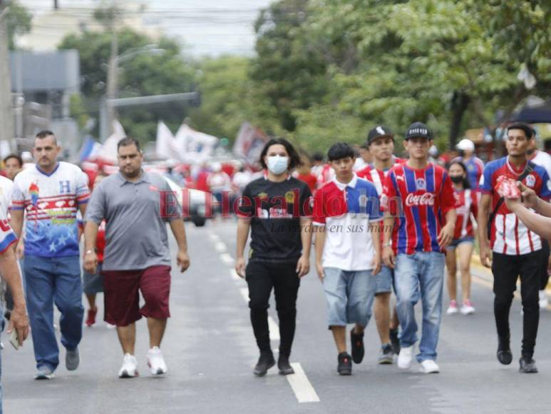 Ni el feriado por Independencia frena al olimpismo: inmensas filas para el Olimpia-Diriangén