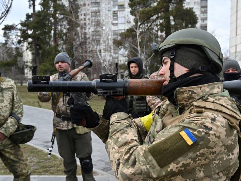 Así se prepara Kiev para defenderse de los ataques rusos