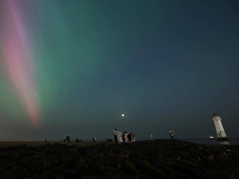 Tormenta solar deja espectaculares imágenes de auroras boreales