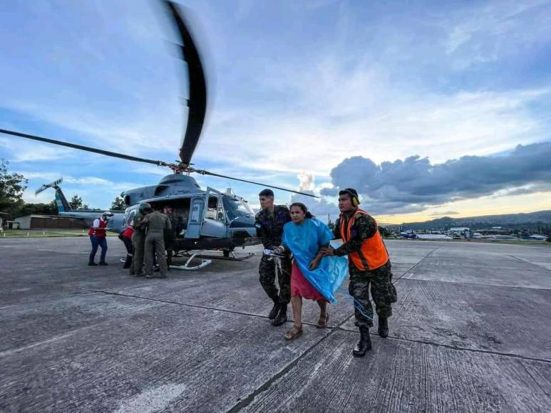 Heridos en estado crítico y las imágenes que dejó volcamiento en San Marcos de La Sierra