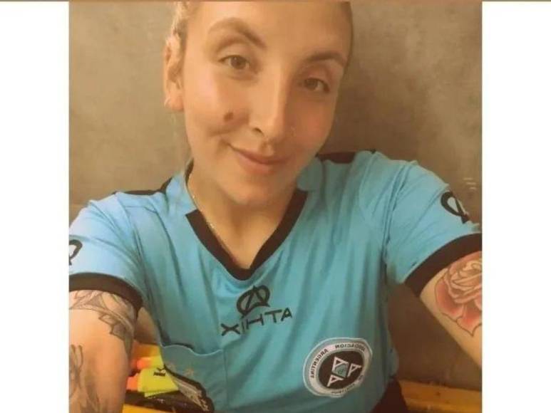 ¿Quién es Dalma Cortadi, la árbitra que fue agredida en un partido de fútbol en Argentina?