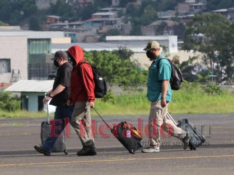 Rápido operativo y fuerte resguardo policial, así fue la extradición de Herlinda Bobadilla a EEUU (FOTOS)