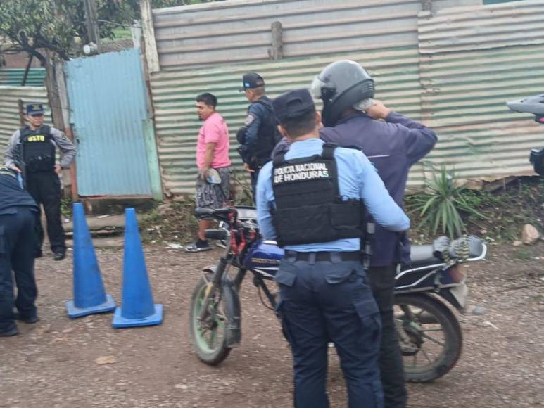 Las imágenes de la tardía intervención en la colonia Mirador de Oriente tras crimen de jóvenes