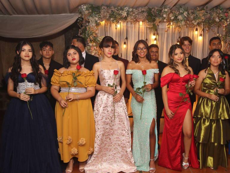 Prom Night 2024 de la Saint John’s Academy: Una noche de elegancia y triunfos