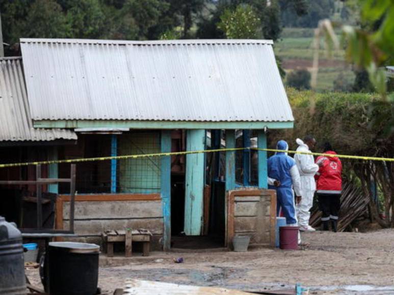 Luto en Kenia tras fuerte incendio en escuelas; han muerto 17 niños