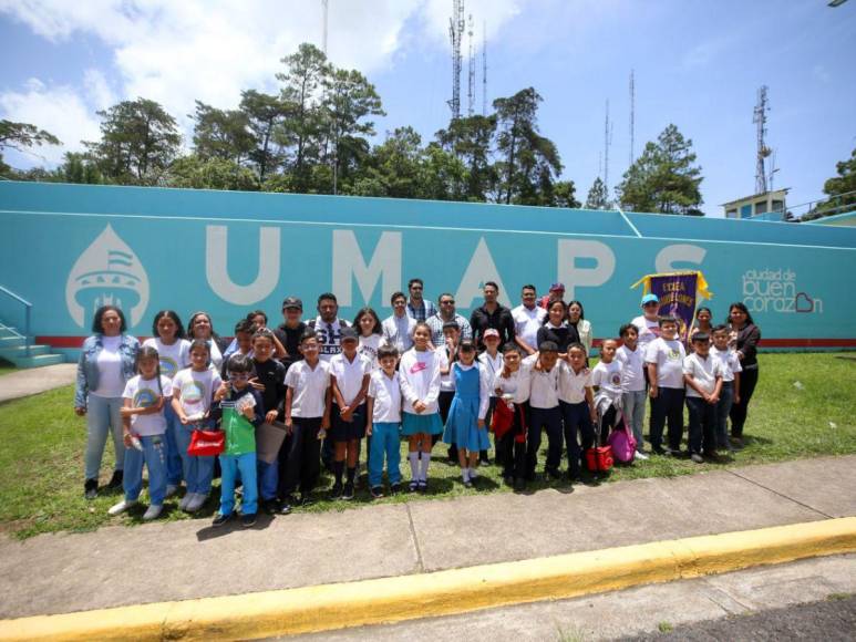 Más de 1,300 defensores del ambiente entregan a Honduras las Escuelas Amigables