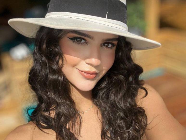 Miss Honduras, Zuheilyn Clemente, deslumbra con su belleza en su viaje a Roatán