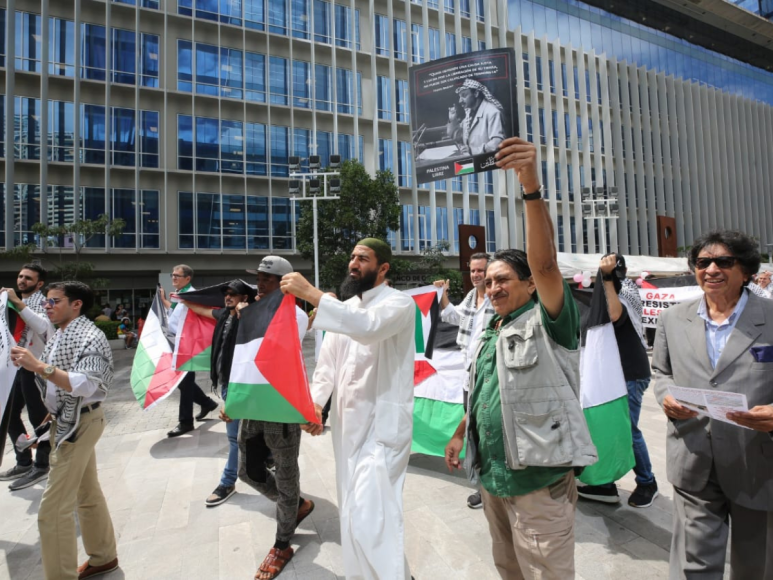 Palestinos residentes en Honduras protestan en la Embajada de Israel