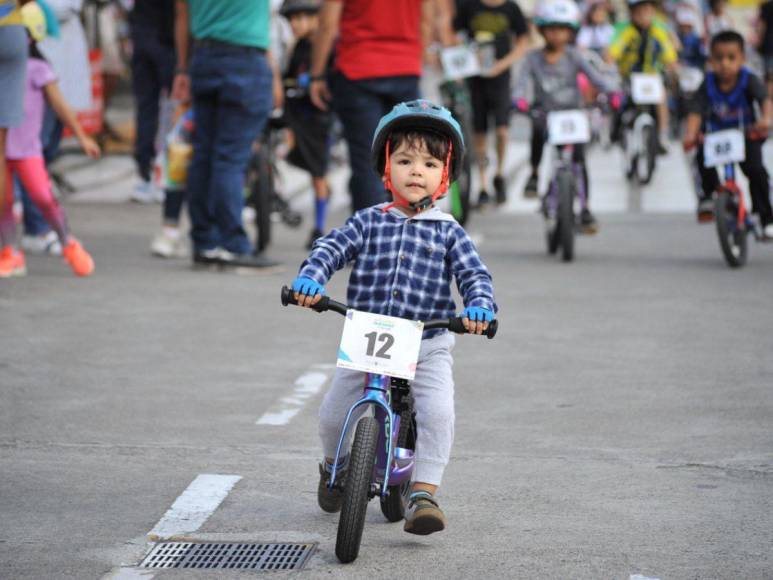 ¡Vamos, pedaleen!: Así arrancó la Vuelta Ciclística Infantil 2023