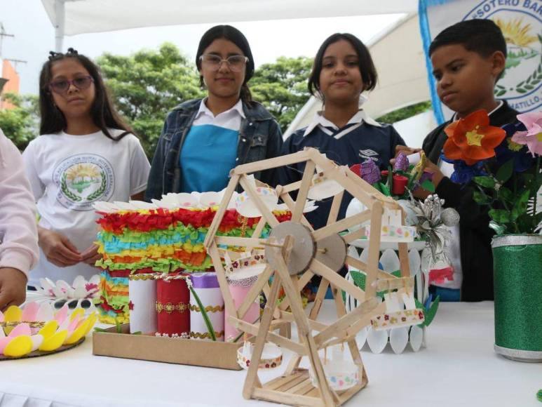 Creatividad y conciencia ambiental: así se desarrolla la Feria de Reciclaje de Escuelas Amigables con el Ambiente