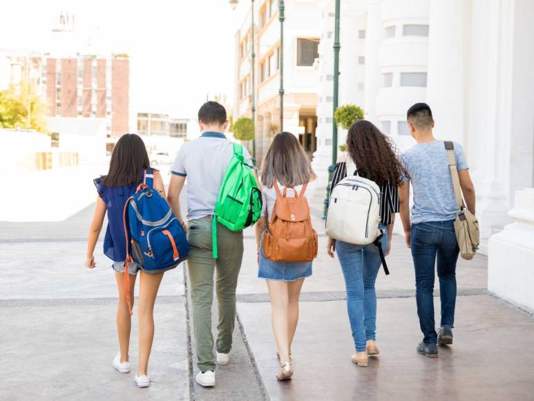 Capturan en EEUU a mujer hondureña que se hacía pasar por estudiante de 17 años