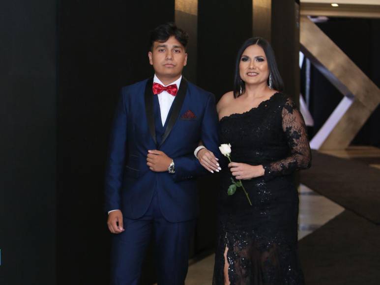 Sobriedad y tradición en la Prom Night 2023 de la Elvel School