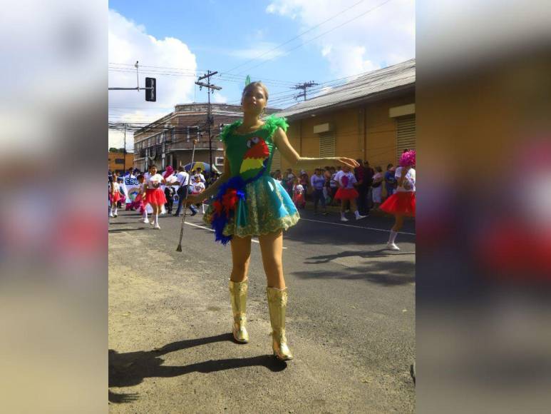 Los trajes más hermosos de las palillonas que desfilaron este 2023 en Honduras