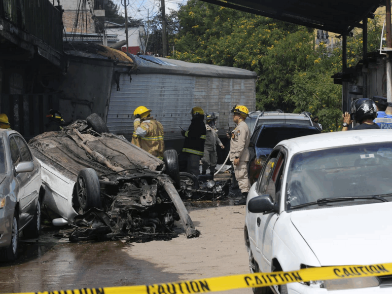 Luto y destrucción: impactantes fotos del choque de una rastra en El Carrizal