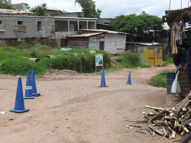 Las imágenes de la tardía intervención en la colonia Mirador de Oriente tras crimen de jóvenes