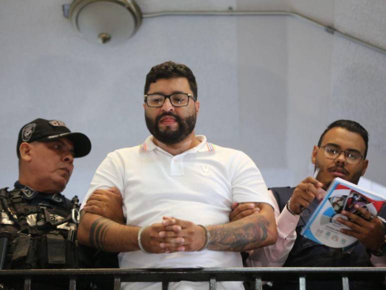 Denuncias por detención y fuerte escolta: la audiencia contra juez Marco Vallecillo