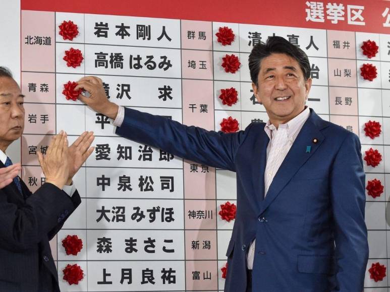 Shinzo Abe, el primer ministro más longevo de Japón que cambió la vida política y se resistió a escándalos