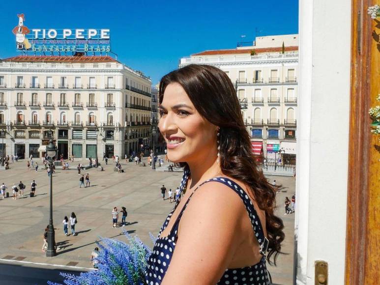 Carolina Lanza sorprende en partido del Barcelona, ¿cuál fue el motivo de su presencia?