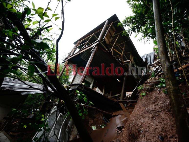 Zozobra, dolor y evacuaciones: el ambiente tras derrumbes en la colonia La Esperanza de la capital