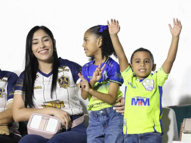 Bellas damas engalanaron el Olancho FC vs Olimpia: Esposa de futbolista causó furor