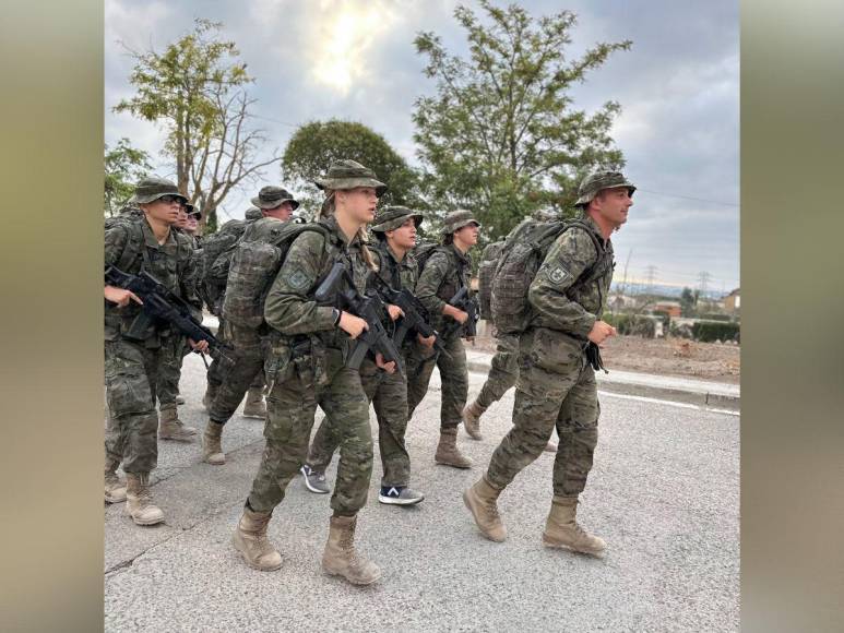 La Princesa Leonor en acción: Primeras fotografías de su instrucción militar