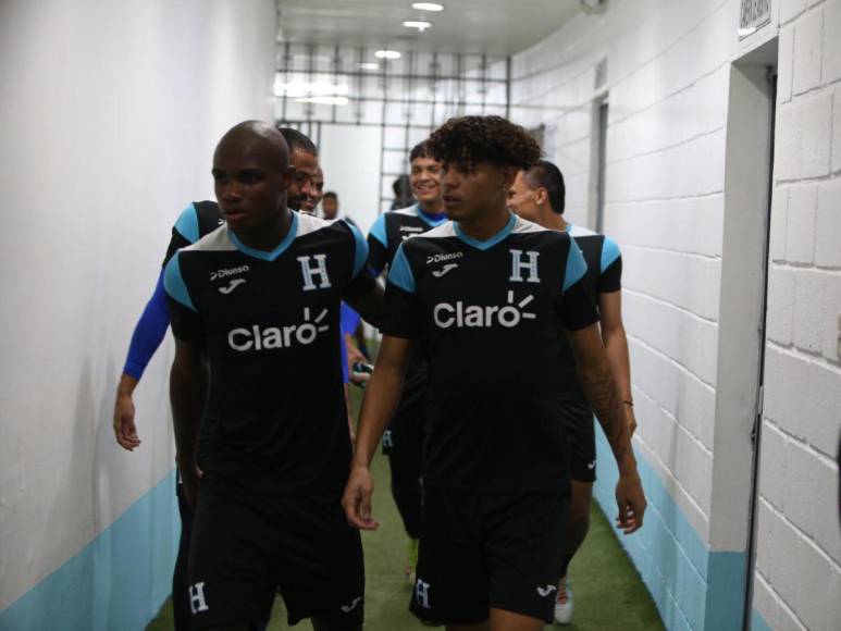 Del avión directo al estadio: Honduras prepara el duelo ante Granada en el “Chelato” Uclés