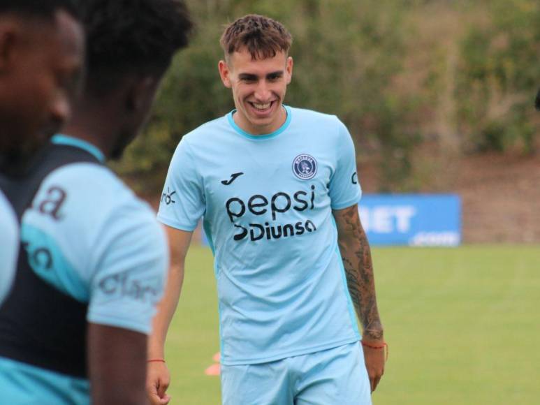 Bienvenida a Rodrigo Auzmendi y la salida para el Motagua vs Victoria